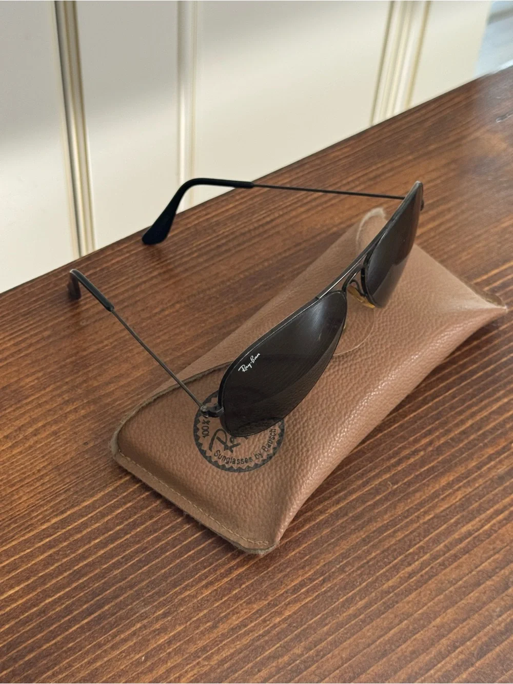 Vintage Ray-Ban B&L Aviator L2823 VUAS Black Sunglasses USA with Original Case